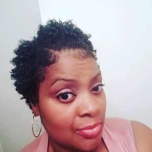 Meet your Posher, Tiara